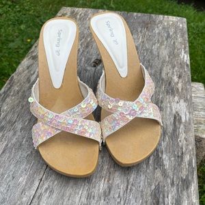 Beautiful size 9 Spring slip on sandals